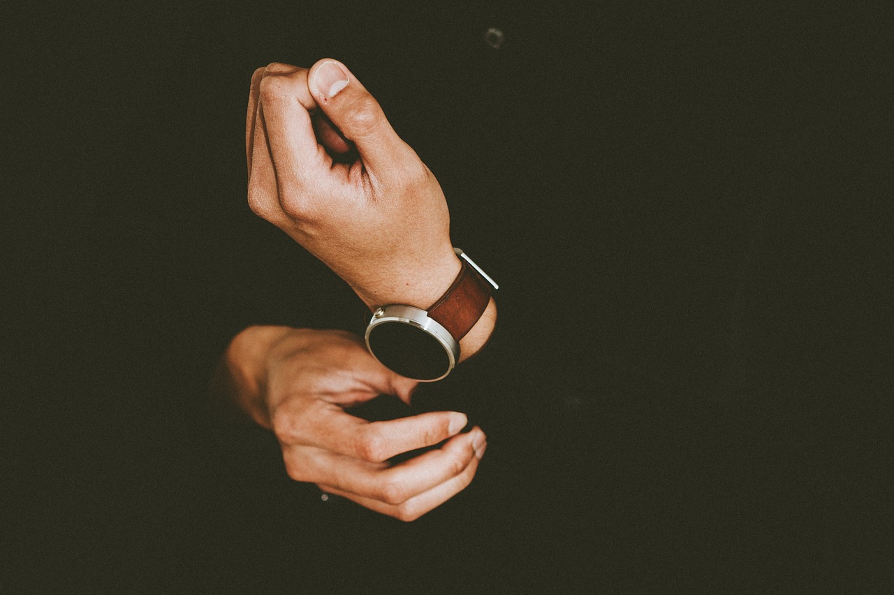 最新耳坠价格及趋势分析